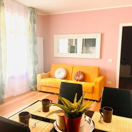 Elegant In The Historic Center Βερμπάνια